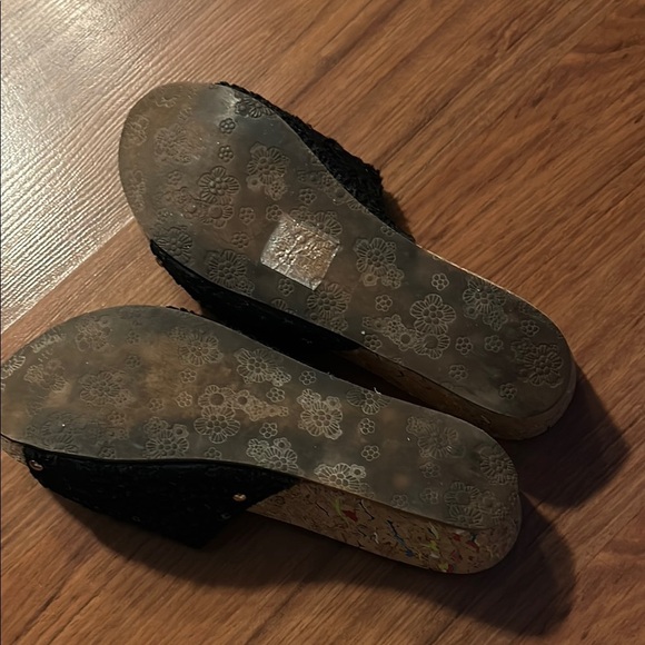 Black sparkling Sandals with Contoured Sole - Picture 4 of 7